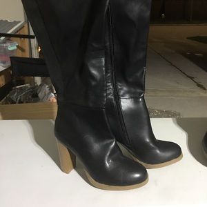 Size 9w lane Bryant boots new with tags